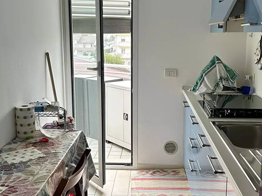 Immagine 10 di Trilocale in vendita  a Rimini