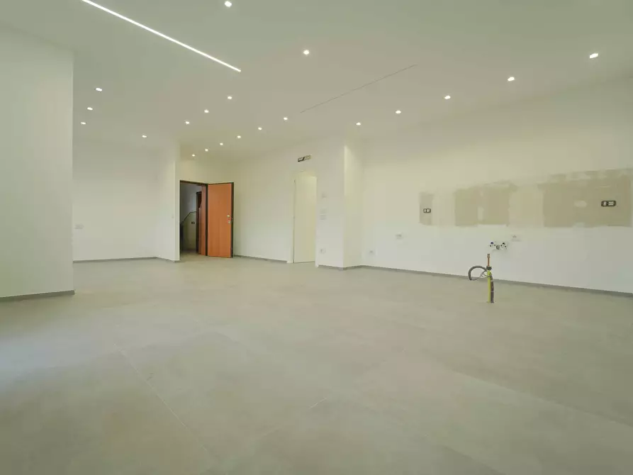 Immagine 4 di Quadrilocale in vendita  in Via Bottone 21 a Santarcangelo Di Romagna