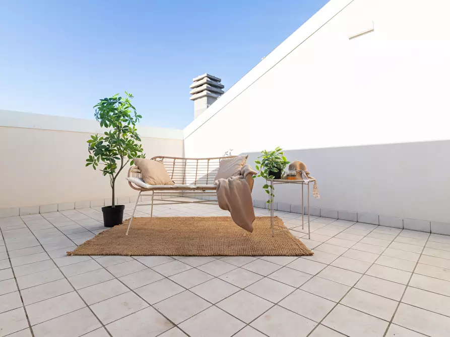 Immagine 37 di Quadrilocale in vendita  in Via Niccolò Tommaseo 100 a Rimini