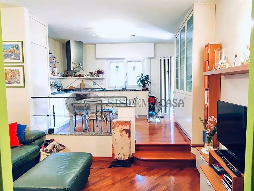 Immagine 3 di Quadrilocale in vendita  in Piazzale Europa 37 a Recco