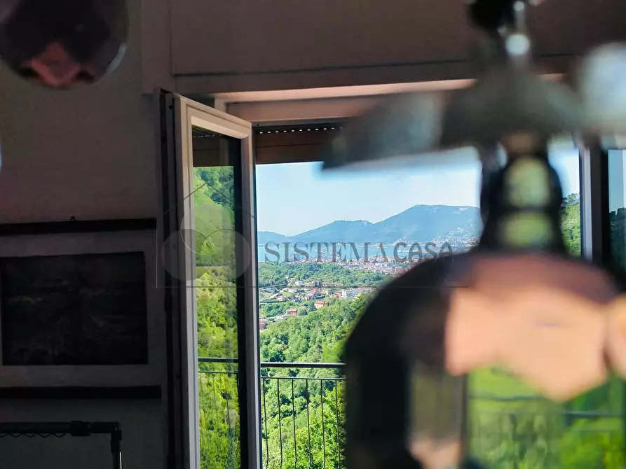 Immagine 2 di Villa in vendita  in Via Fratelli Aristide e Alduino Castellini 8 a Vezzano Ligure