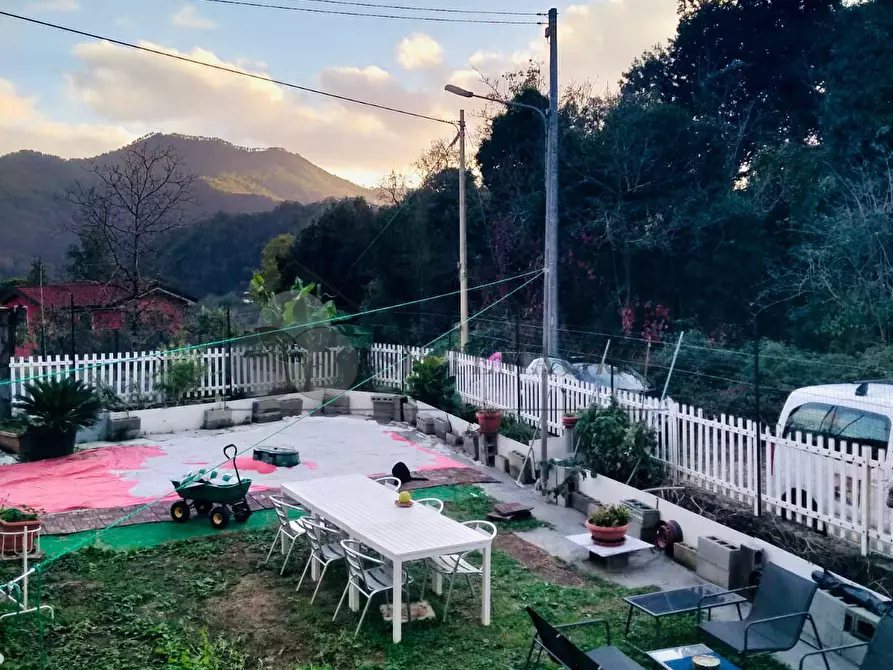 Immagine 1 di Porzione di casa in vendita  a Follo