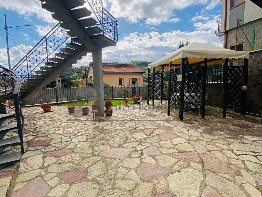 Immagine 26 di Villa in vendita  in Via 1º Maggio 12 a Follo