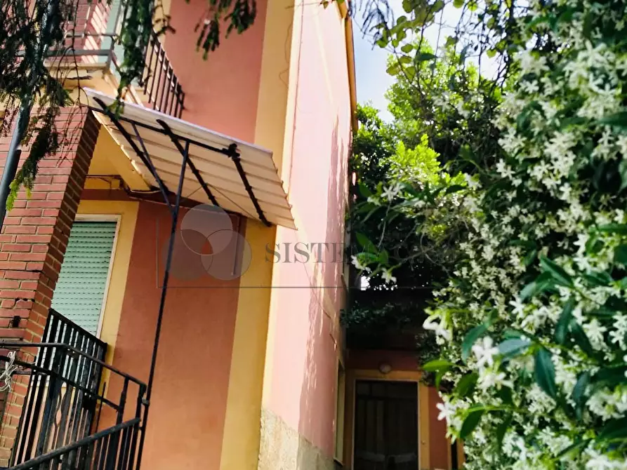 Immagine 11 di Casa bifamiliare in vendita  a Sarzana