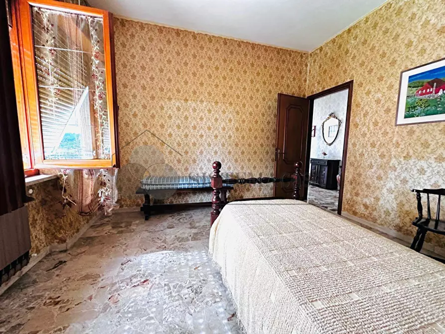 Immagine 39 di Villa in vendita  in Via 1º Maggio 12 a Follo