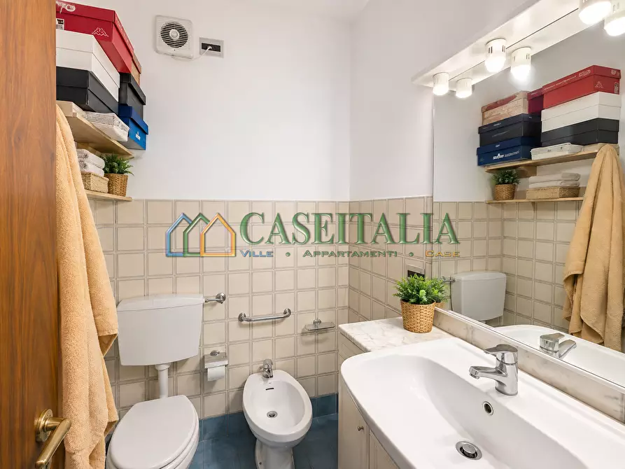 Immagine 14 di Quadrilocale in vendita  in Strada Antica di Francia 39 a Buttigliera Alta