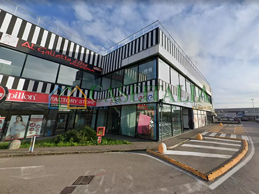 Immagine 3 di Attività commerciale in affitto  in Via Enrico Fermi 56 a Curno