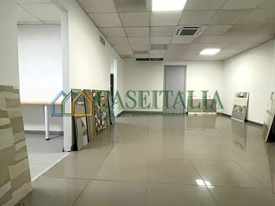 Immagine 21 di Locale commerciale in affitto  in Corso Roma 25 a Moncalieri