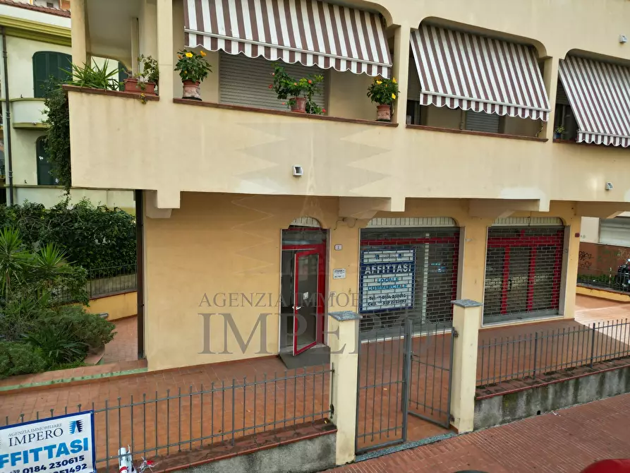 Immagine 16 di Locale commerciale in affitto  in Via Papa Giovanni XXIII 1 a Ventimiglia