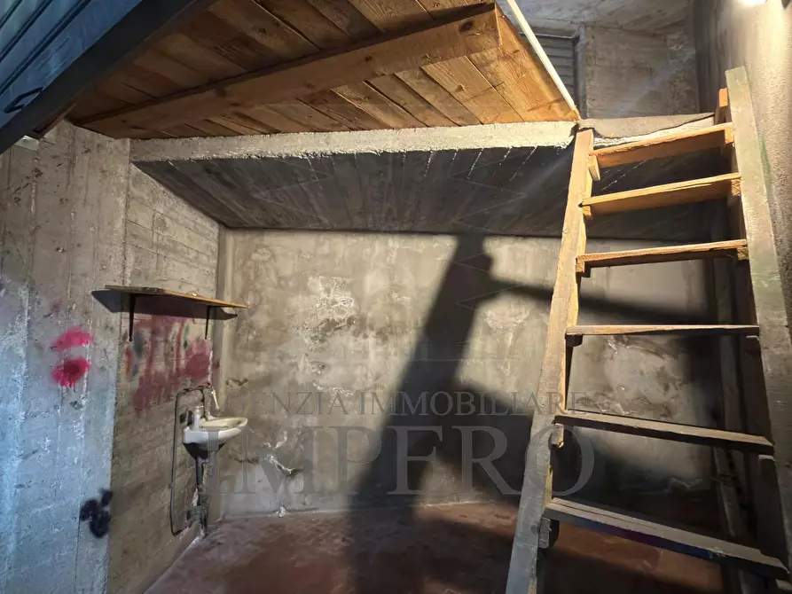 Immagine 2 di Garage in vendita  in Piazzale Sansecondo 3 a Ventimiglia