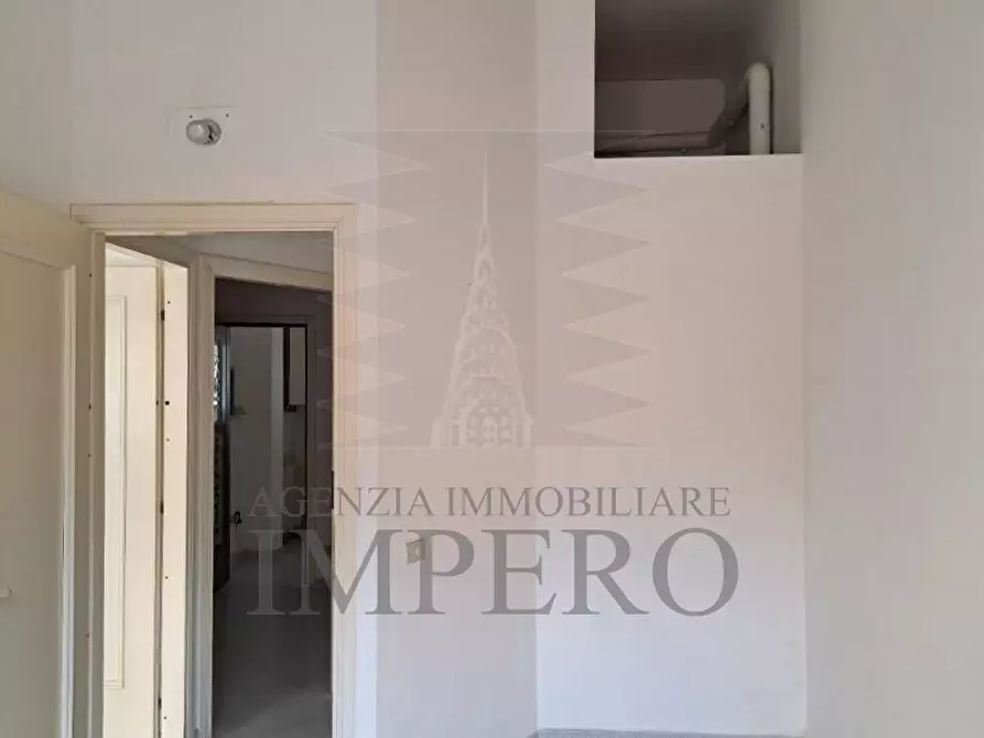 Immagine 5 di Locale commerciale in vendita  in Via Colonnello Aprosio 105 a Vallecrosia