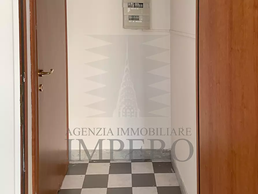 Immagine 8 di Attività commerciale in vendita  in Via Vittorio Emanuele II 93 a Bordighera