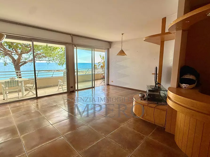Immagine 45 di Pentalocale in vendita  in Lungomare Varaldo 67 a Ventimiglia