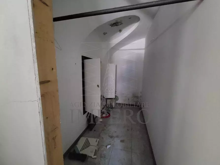 Immagine 32 di Magazzino in vendita  in Strada Statale 1 35 a Camporosso