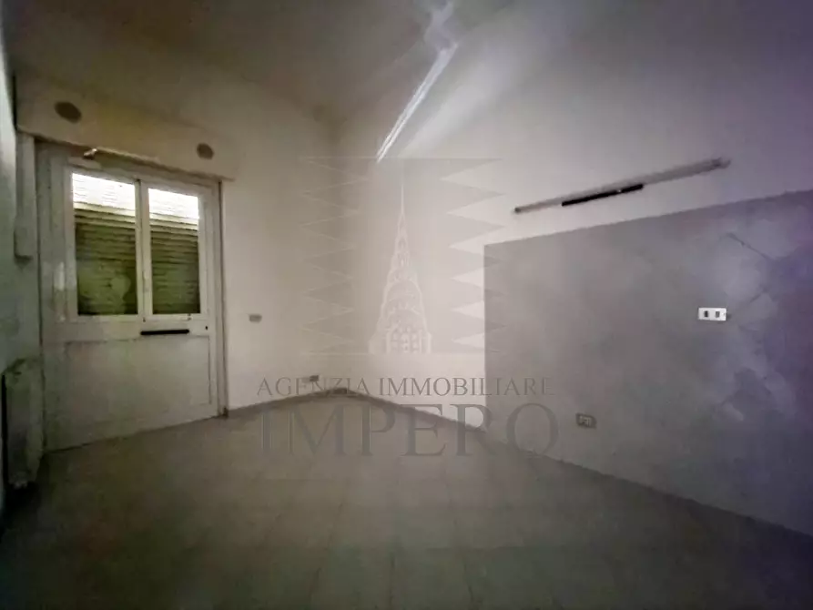 Immagine 3 di Locale commerciale in vendita  in Via Colonnello Aprosio 102 a Vallecrosia