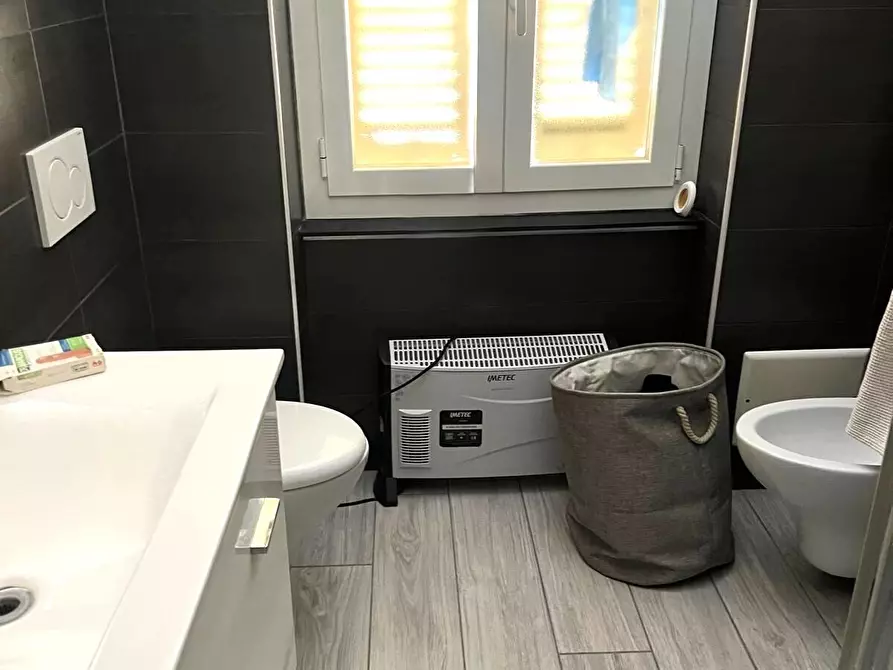 Immagine 10 di Quadrilocale in vendita  in Via Sir Thomas Hanbury 39 a Ventimiglia