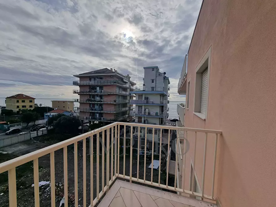 Immagine 4 di Bilocale in vendita  in passeggiata trento trieste 39 a Ventimiglia