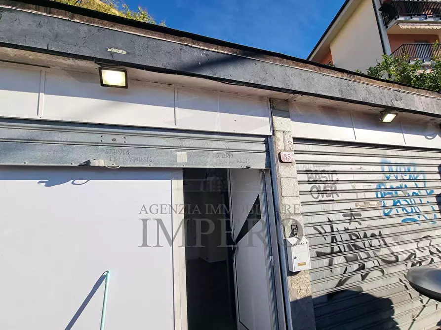Immagine 12 di Locale commerciale in vendita  in Via San Secondo 35D a Ventimiglia