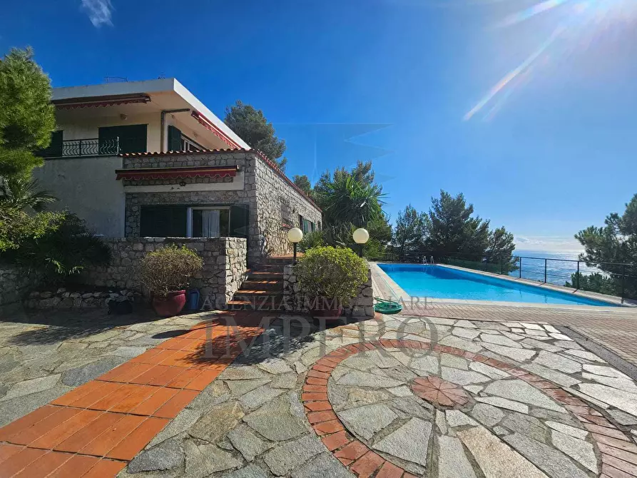 Immagine 30 di Villa in vendita  in Via Woronof a Ventimiglia