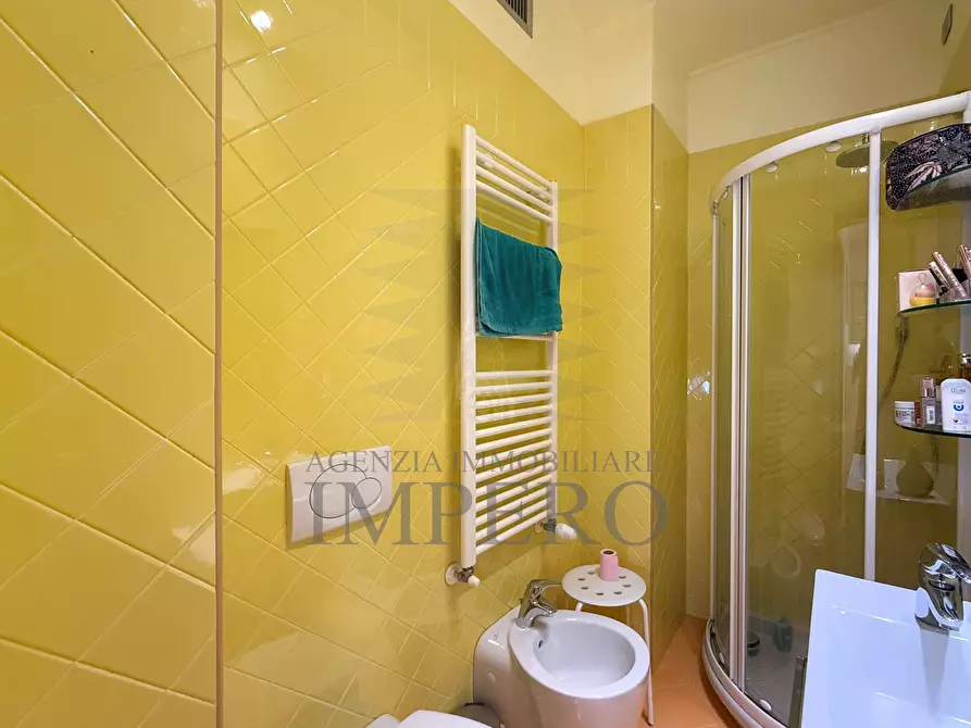 Immagine 16 di Quadrilocale in vendita  in Via Enzo Verrando 10 a Bordighera