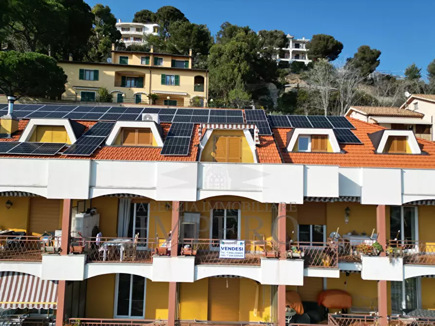 Immagine 2 di Bilocale in vendita  in Via Collasgarba 17 a Ventimiglia