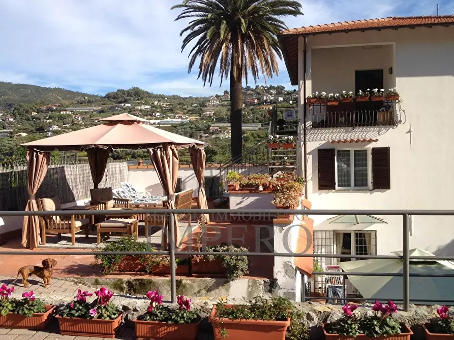Immagine 36 di Villa in vendita  in Via Alba 45 a Bordighera