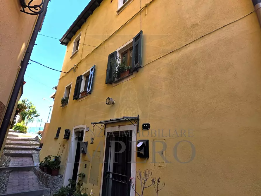 Immagine 1 di Bilocale in vendita  in Salita alle Mura 30 a Ventimiglia