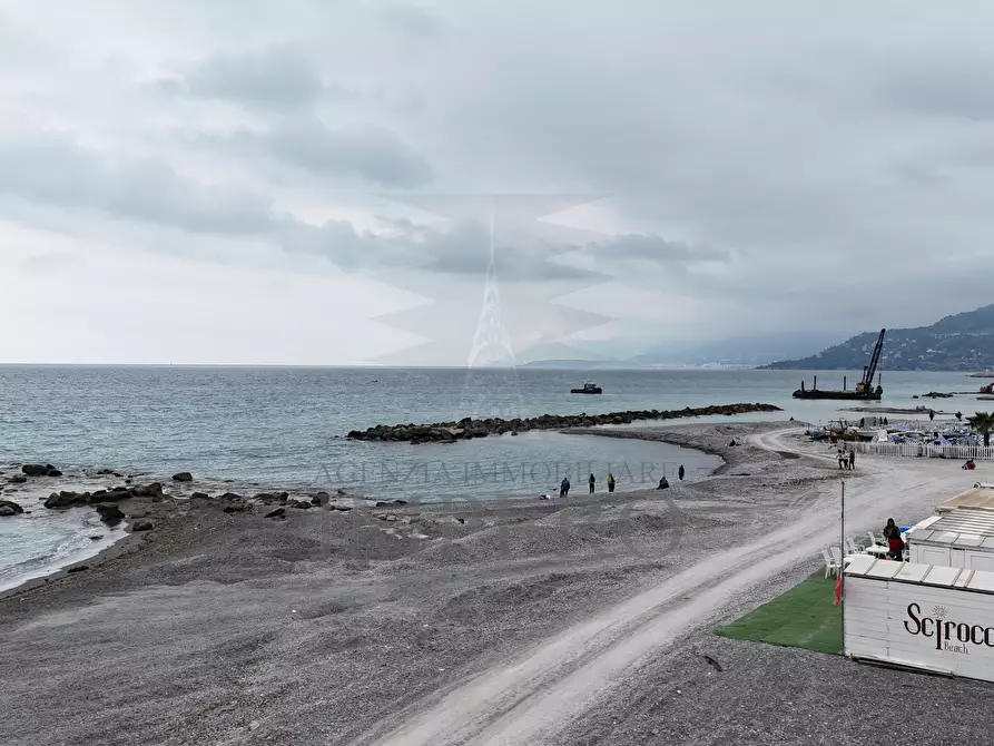 Immagine 11 di Bilocale in vendita  in Passeggiata Trento e Trieste 1 a Ventimiglia