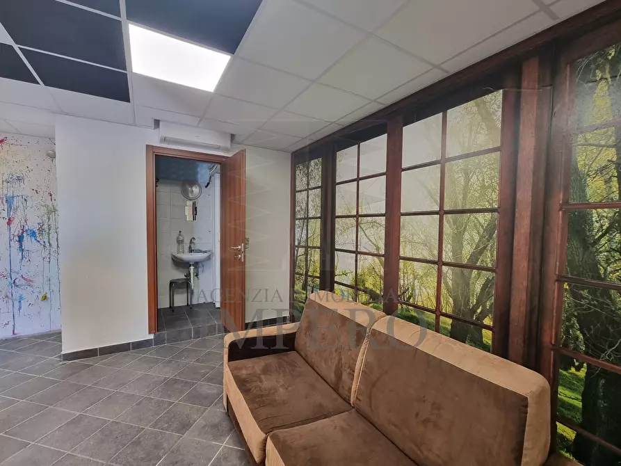 Immagine 4 di Locale commerciale in vendita  in Via San Secondo 35D a Ventimiglia