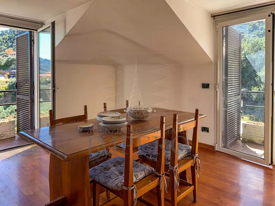 Immagine 6 di Pentalocale in vendita  in Località Gray 14 a Camporosso