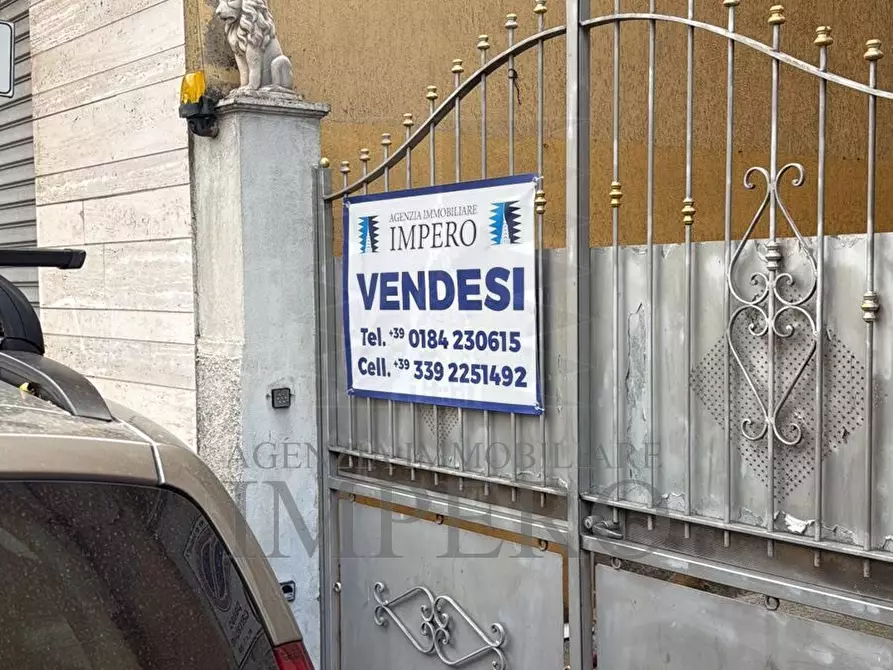 Immagine 14 di Magazzino in vendita  in Via San Secondo 2 a Ventimiglia