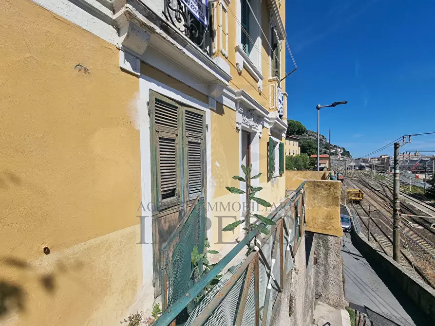 Immagine 27 di Casa bifamiliare in vendita  in Via Madonna delle Virtú 10 a Ventimiglia