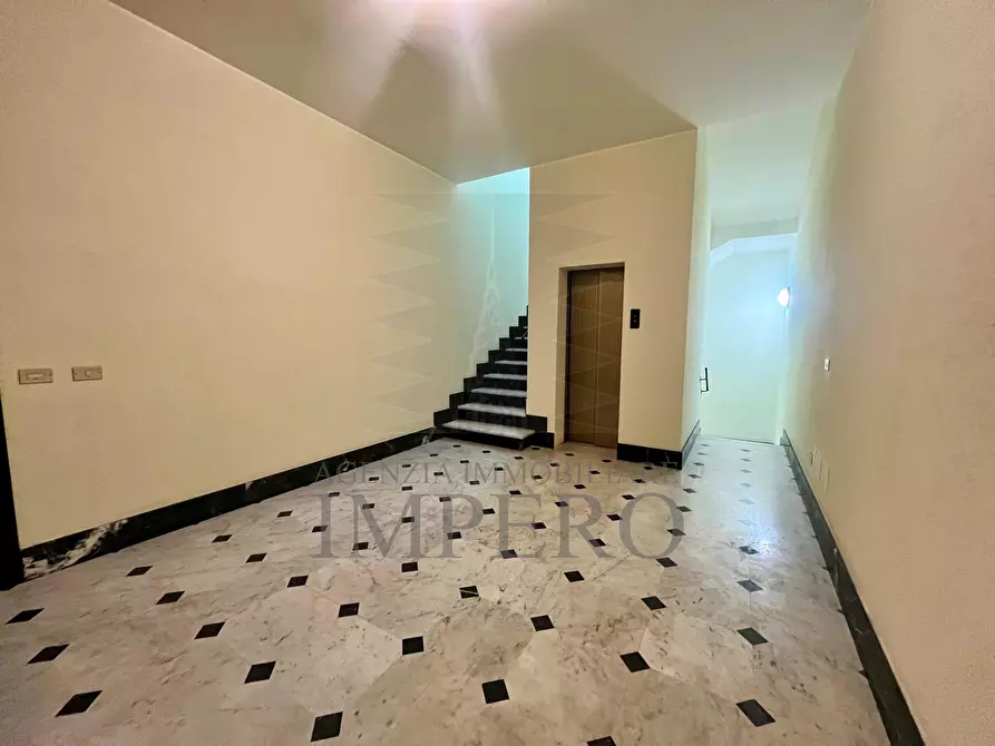 Immagine 27 di Quadrilocale in vendita  in Corso Italia 100 a Bordighera