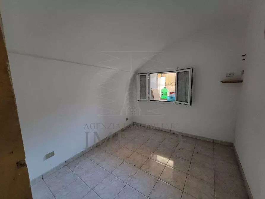 Immagine 36 di Magazzino in vendita  in Strada Statale 1 35 a Camporosso