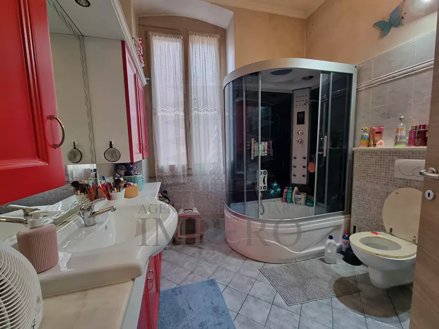 Immagine 17 di Trilocale in vendita  in Via Tenda 6 a Ventimiglia