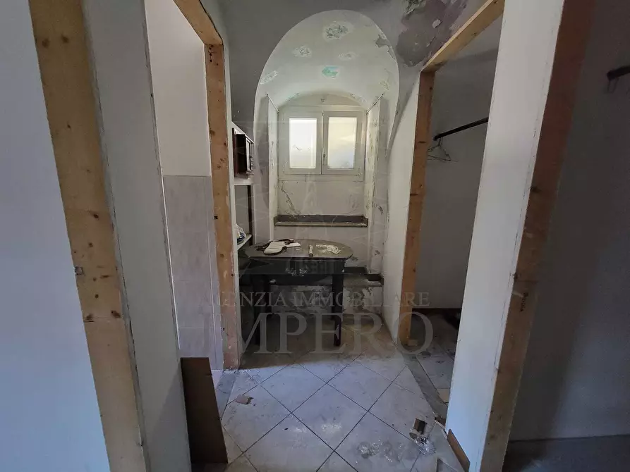 Immagine 29 di Magazzino in vendita  in Strada Statale 1 35 a Camporosso