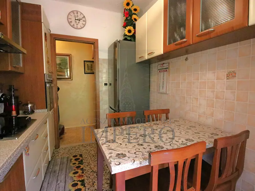 Immagine 11 di Trilocale in vendita  in Via Tenda 46 a Ventimiglia