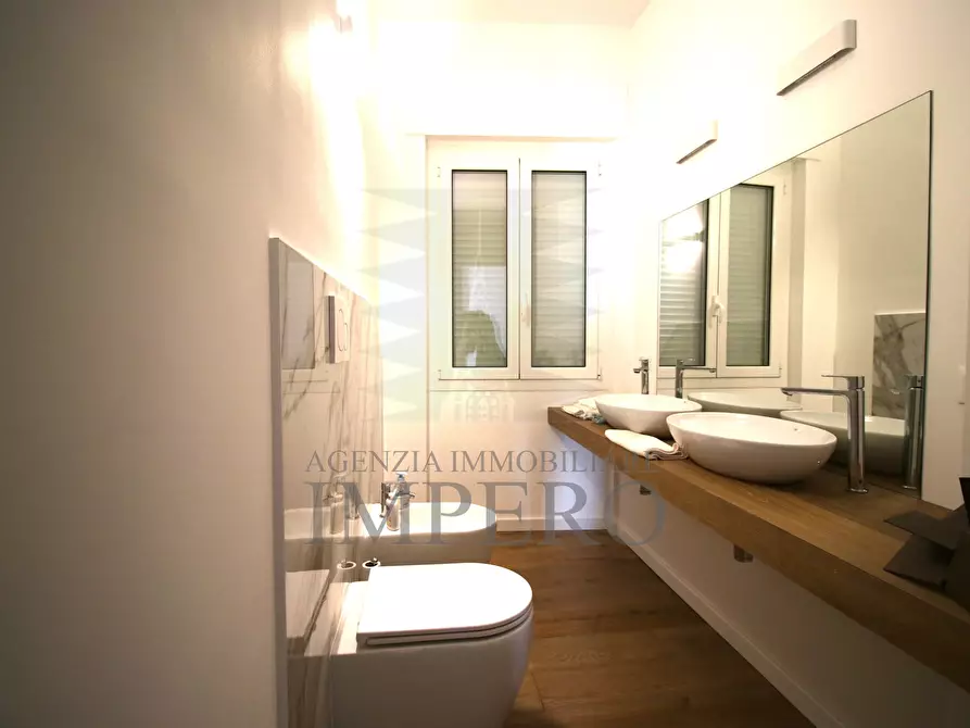 Immagine 12 di Quadrilocale in vendita  in Via Aprosio 2 a Ventimiglia