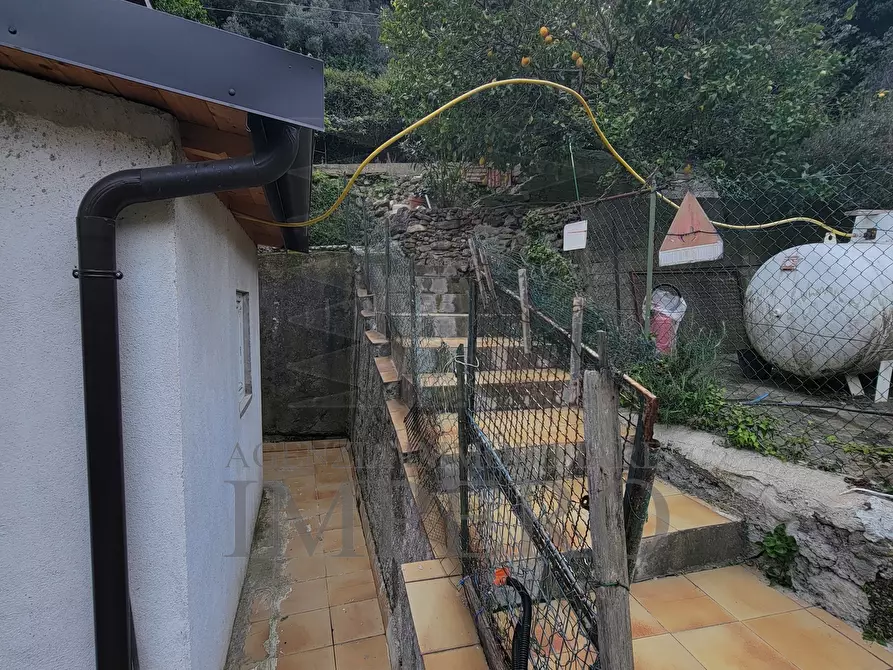 Immagine 5 di Porzione di casa in vendita  in strada valloni a Ventimiglia