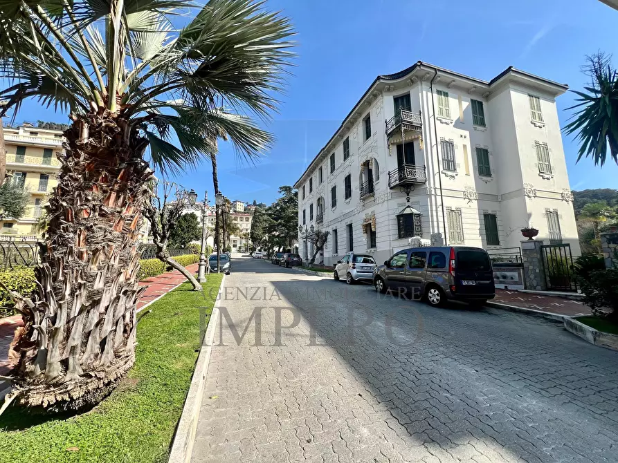 Immagine 32 di Quadrilocale in vendita  in Corso Italia 100 a Bordighera