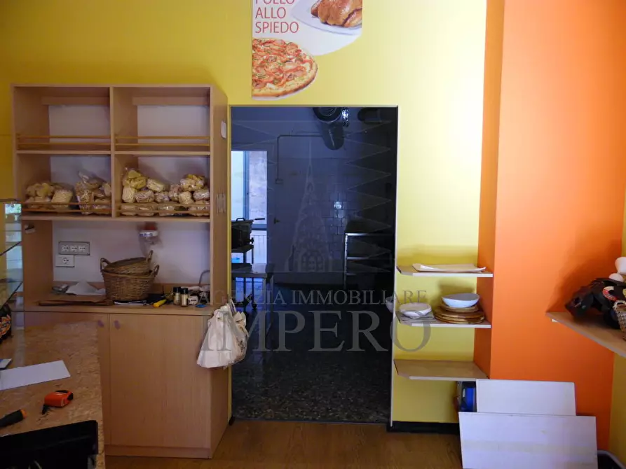 Immagine 5 di Locale commerciale in affitto  a Ventimiglia