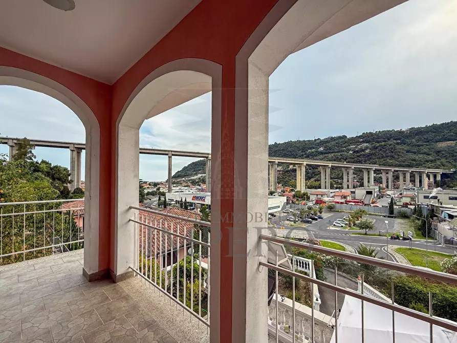 Immagine 16 di Villa in vendita  in Via del Commercio 1 a Camporosso