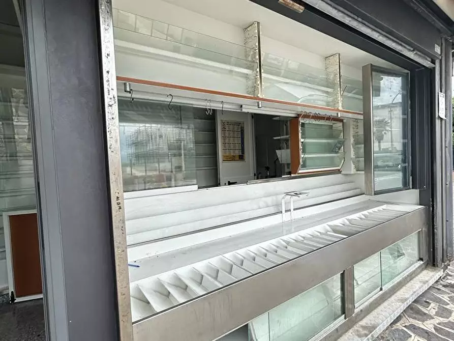 Immagine 3 di Locale commerciale in vendita  a Francavilla Al Mare