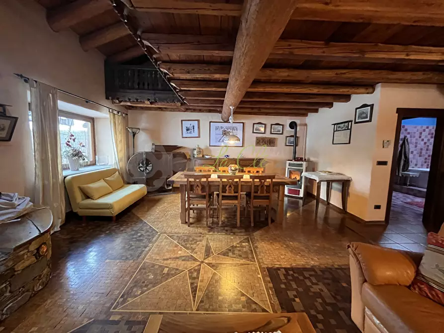 Immagine 8 di Trilocale in vendita  in Via Cesare Ollietti 13 a La Salle