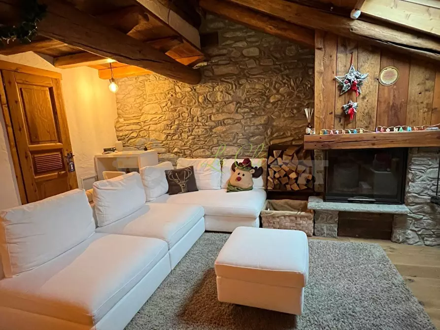 Immagine 1 di Quadrilocale in vendita  a Courmayeur