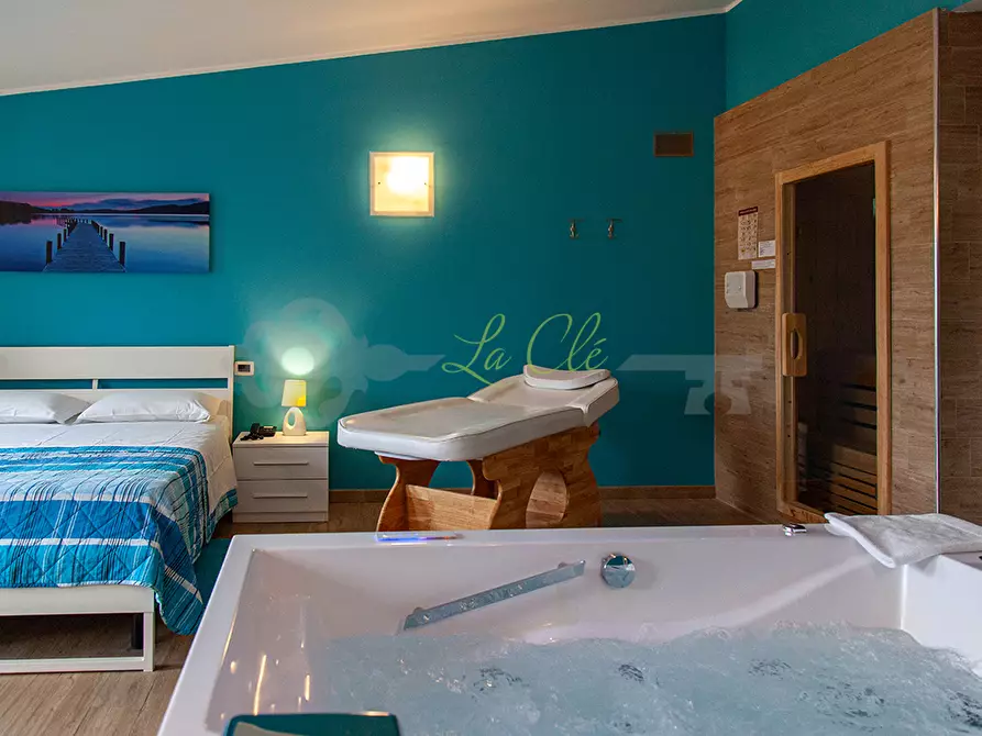 Immagine 33 di Albergo/B&B/Residence in vendita  a Brissogne