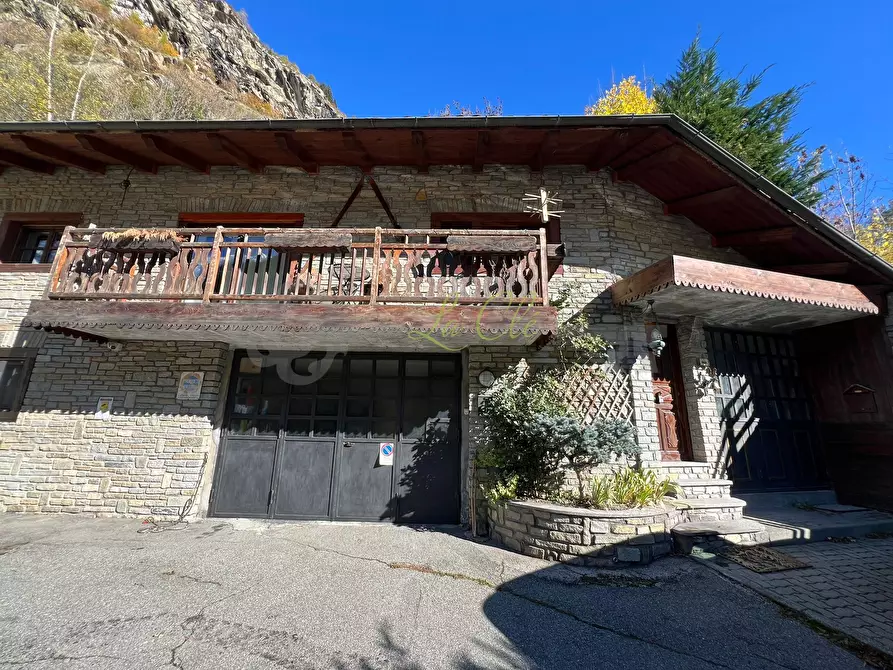 Immagine 25 di Quadrilocale in vendita  a Courmayeur