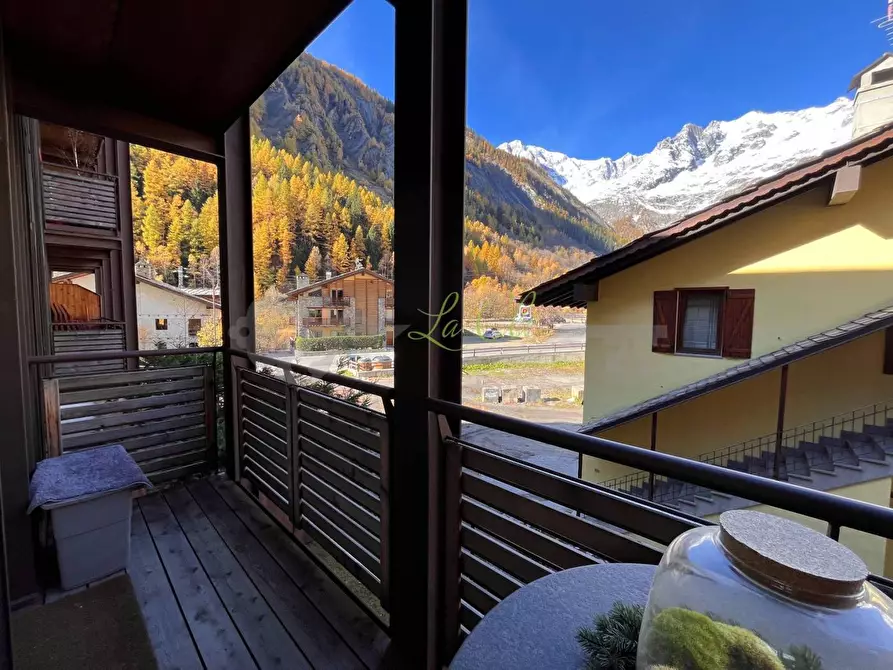 Immagine 18 di Trilocale in vendita  a Courmayeur