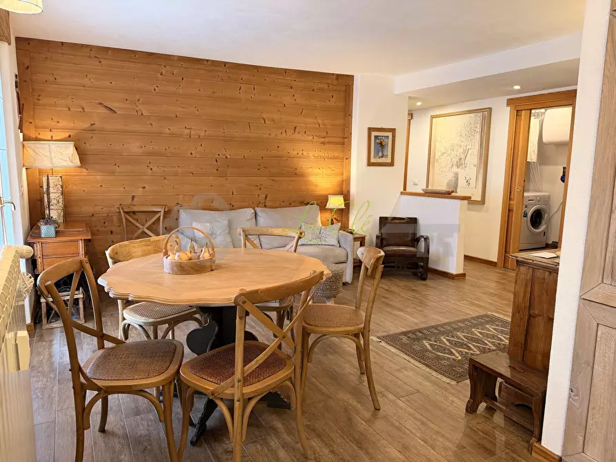Immagine 7 di Trilocale in vendita  a Courmayeur