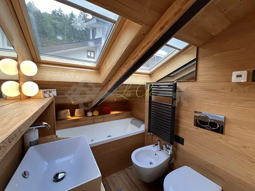 Immagine 27 di Trilocale in affitto  a Courmayeur